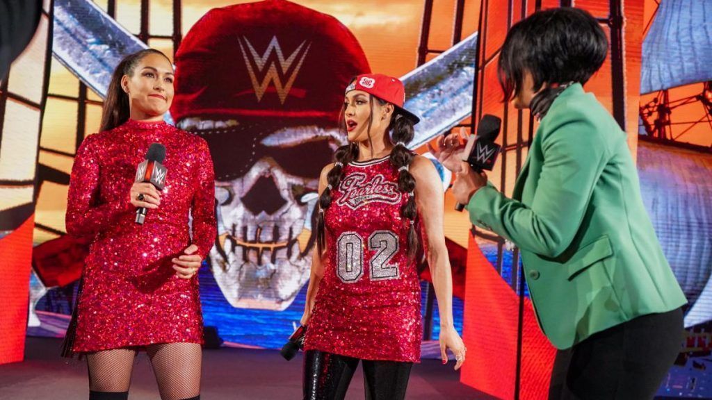Brie y Nikki Bella en WM37